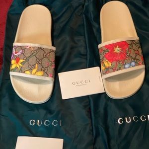 Gucci size 7 Slides